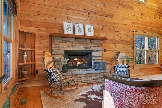 116 Wahuhu Court, Brevard, NC 28712