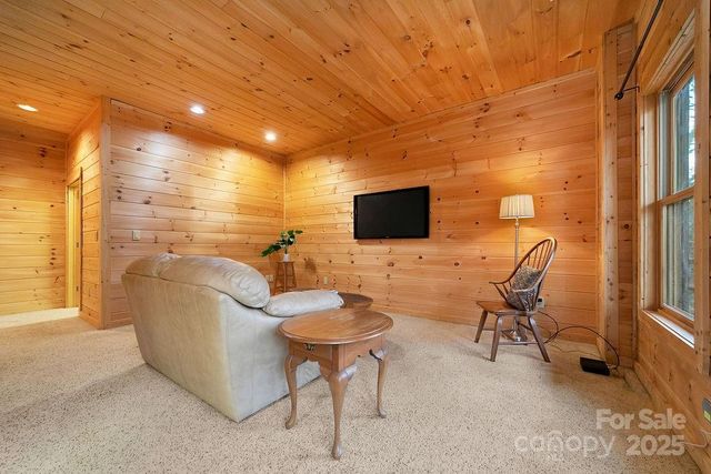 116 Wahuhu Court, Brevard, NC 28712