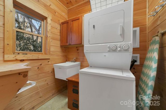 116 Wahuhu Court, Brevard, NC 28712