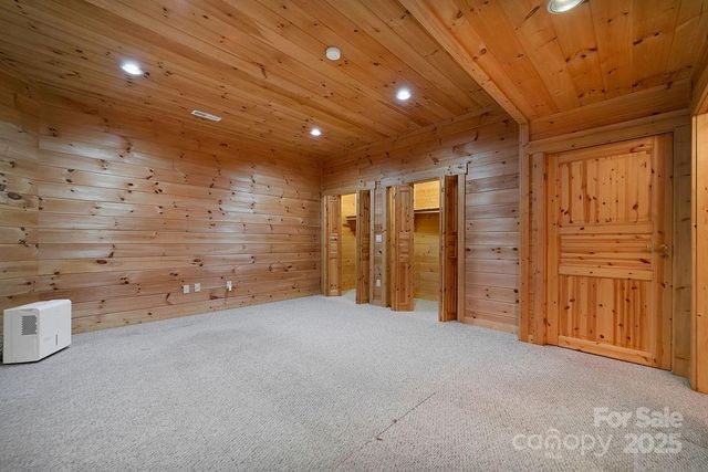 116 Wahuhu Court, Brevard, NC 28712