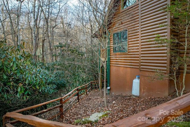 116 Wahuhu Court, Brevard, NC 28712