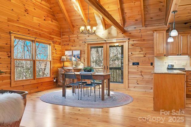 116 Wahuhu Court, Brevard, NC 28712