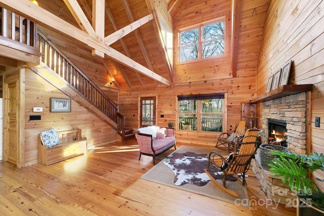 116 Wahuhu Court, Brevard, NC 28712