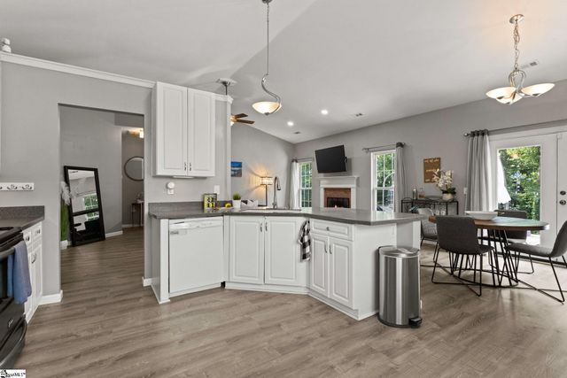 412 Ashley Oaks Drive, Moore, SC 29369