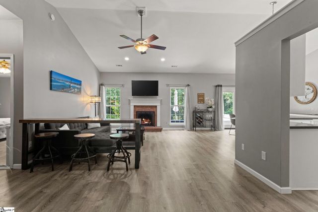 412 Ashley Oaks Drive, Moore, SC 29369