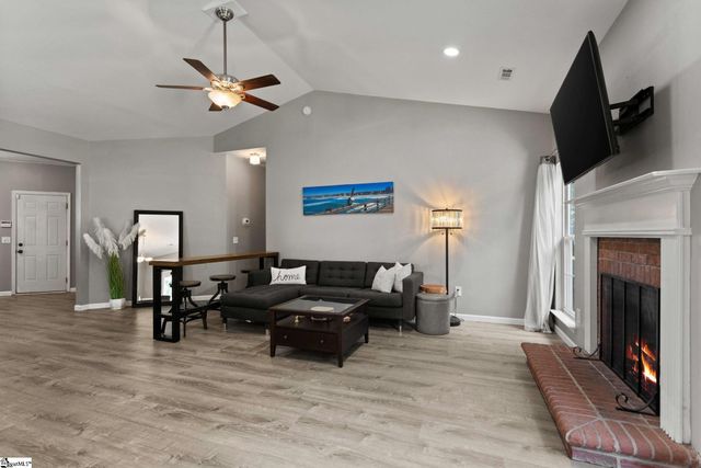 412 Ashley Oaks Drive, Moore, SC 29369