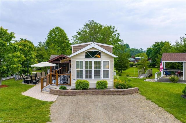 2330 Edmonds Road, Galax, VA 24333