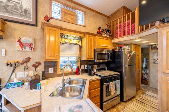 2330 Edmonds Road, Galax, VA 24333