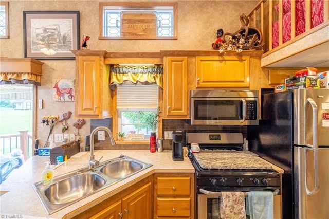 2330 Edmonds Road, Galax, VA 24333