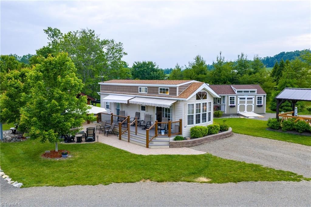 2330 Edmonds Road, Galax, VA 24333