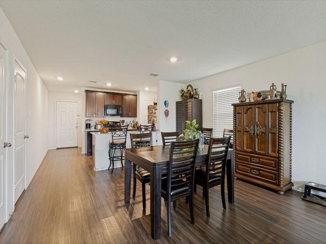 409 Falling Star Drive, Fort Worth, TX 76052