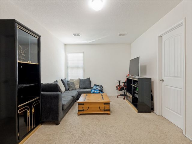 409 Falling Star Drive, Fort Worth, TX 76052