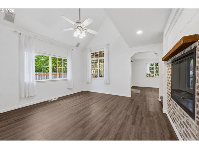 4410 SPRING MEADOW Ave, Eugene, OR 97404