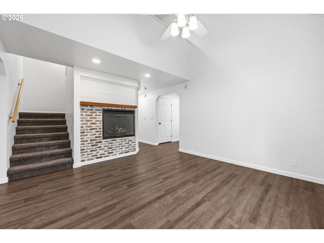 4410 SPRING MEADOW Ave, Eugene, OR 97404