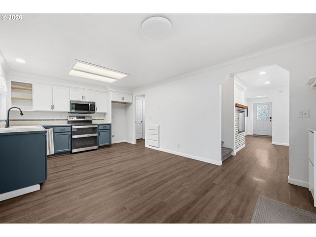 4410 SPRING MEADOW Ave, Eugene, OR 97404