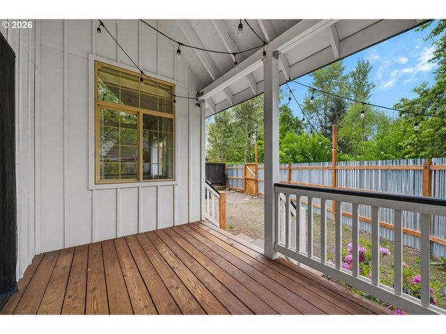 4410 SPRING MEADOW Ave, Eugene, OR 97404