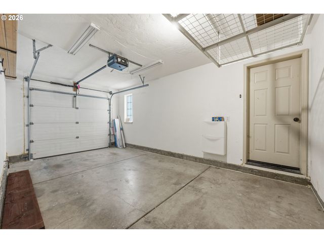 4410 SPRING MEADOW Ave, Eugene, OR 97404