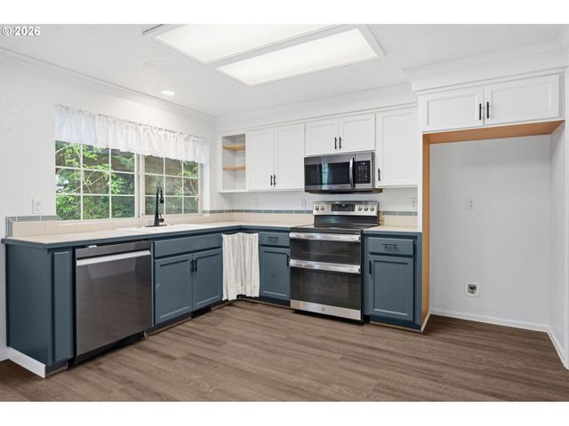 4410 SPRING MEADOW Ave, Eugene, OR 97404