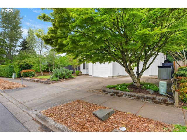 4410 SPRING MEADOW Ave, Eugene, OR 97404
