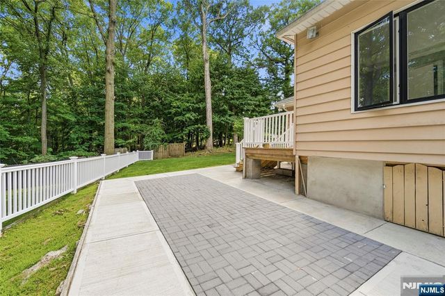 651 Floyd Street, Englewood Cliffs, NJ 07632