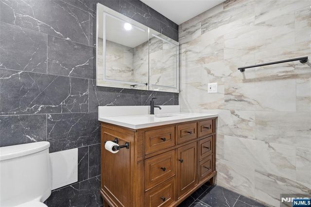 651 Floyd Street, Englewood Cliffs, NJ 07632