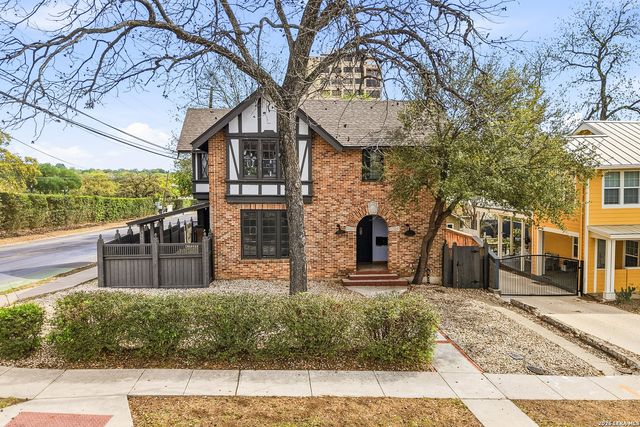 162 Davis Ct, San Antonio, TX 78209