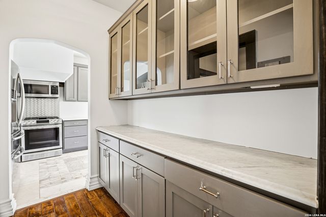 162 Davis Ct, San Antonio, TX 78209