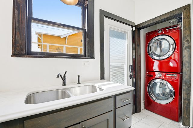 162 Davis Ct, San Antonio, TX 78209