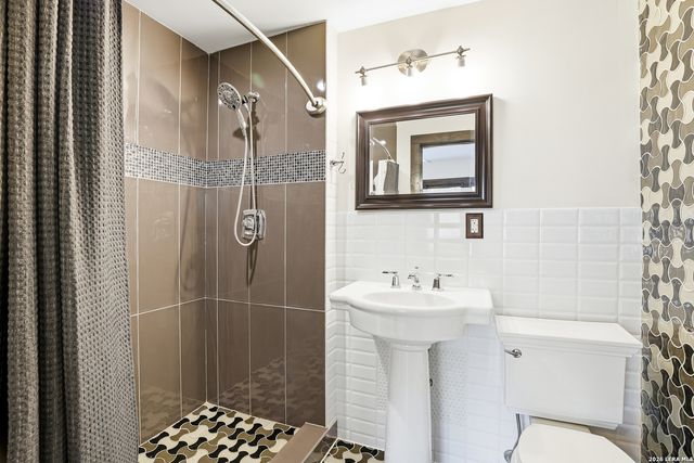 162 Davis Ct, San Antonio, TX 78209