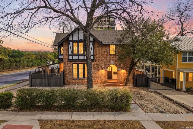 162 Davis Ct, San Antonio, TX 78209