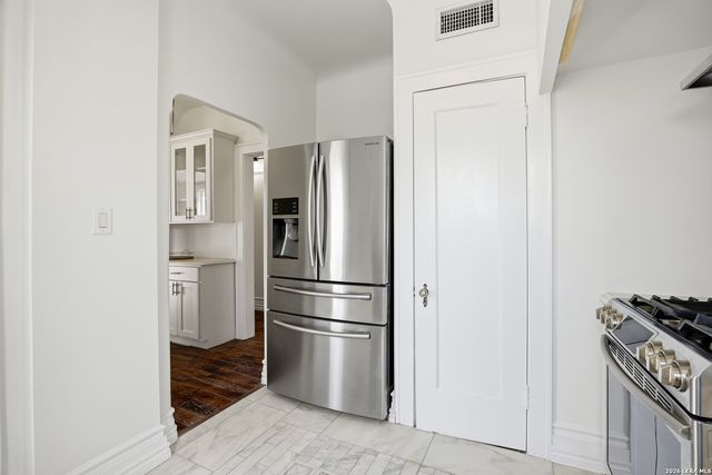 162 Davis Ct, San Antonio, TX 78209