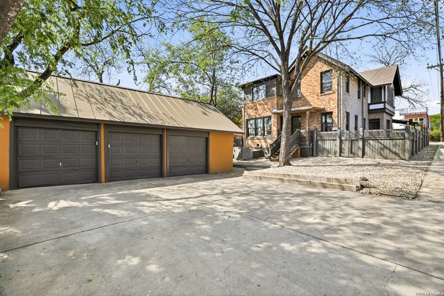 162 Davis Ct, San Antonio, TX 78209