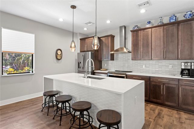 2521 11TH PLACE N, St Petersburg, FL 33713