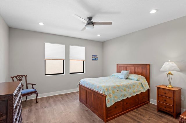 2521 11TH PLACE N, St Petersburg, FL 33713