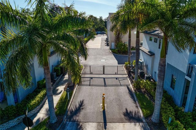 2521 11TH PLACE N, St Petersburg, FL 33713