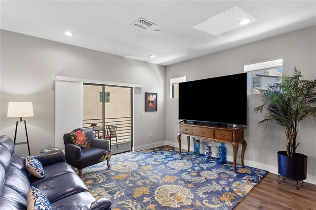 2521 11TH PLACE N, St Petersburg, FL 33713