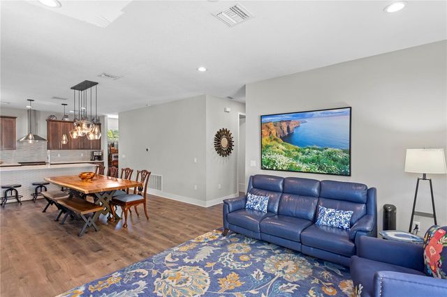 2521 11TH PLACE N, St Petersburg, FL 33713