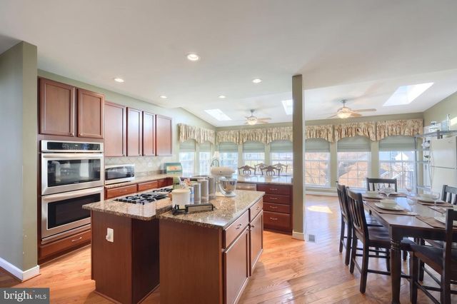 2735 QUAKER CT, York, PA 17408