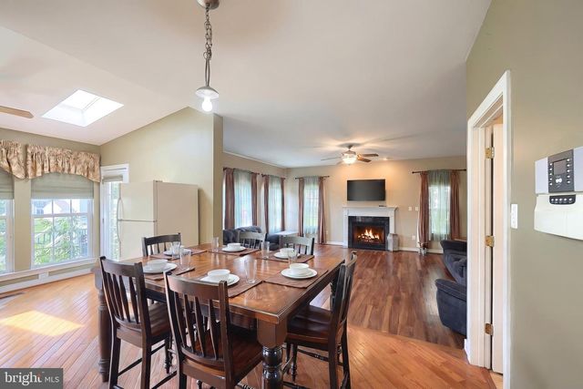 2735 QUAKER CT, York, PA 17408