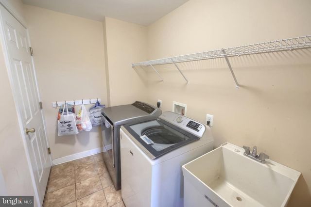 2735 QUAKER CT, York, PA 17408