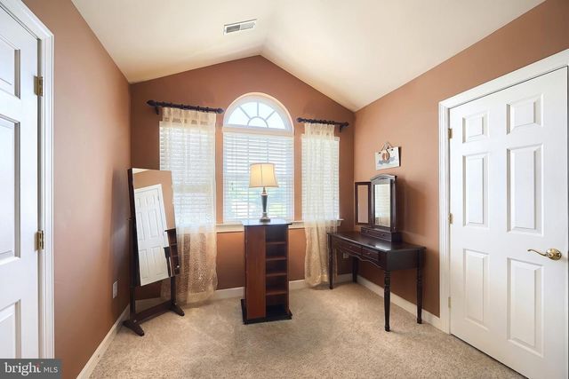 2735 QUAKER CT, York, PA 17408