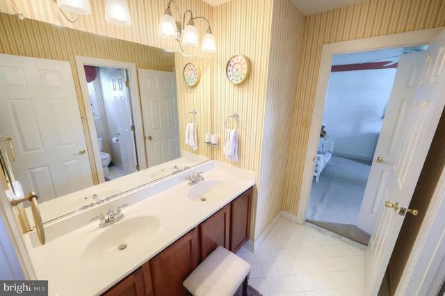 2735 QUAKER CT, York, PA 17408