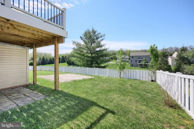 2735 QUAKER CT, York, PA 17408