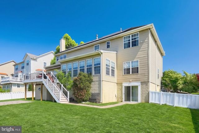 2735 QUAKER CT, York, PA 17408