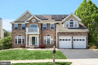 2735 QUAKER CT, York, PA 17408