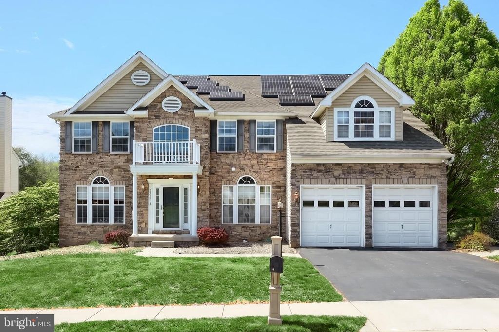 2735 QUAKER CT, York, PA 17408