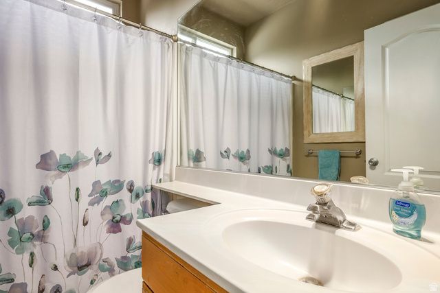 5012 W WOOD RANCH DR, South Jordan, UT 84095