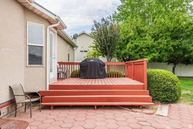 5012 W WOOD RANCH DR, South Jordan, UT 84095