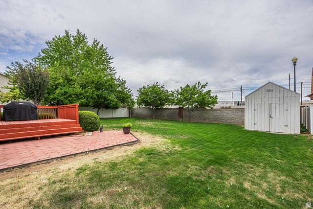 5012 W WOOD RANCH DR, South Jordan, UT 84095
