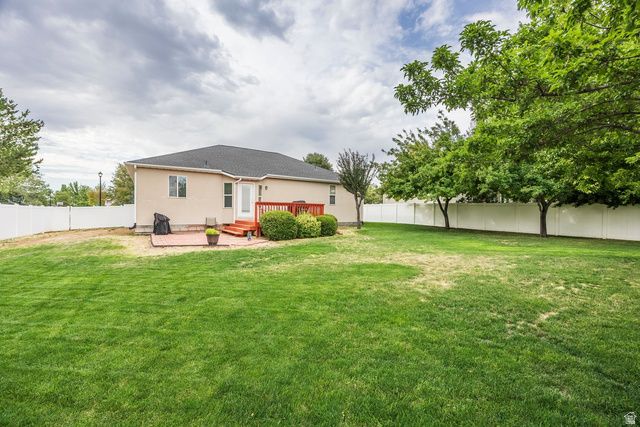 5012 W WOOD RANCH DR, South Jordan, UT 84095